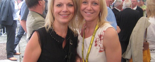 Avec Katty FIRQUET, Députée Provinciale, à l’occasion du départ du Tour de France 2012.